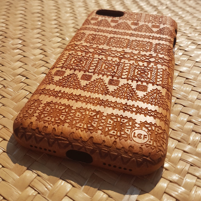DEJA VUE Ethnic Folk Wood Phone Case